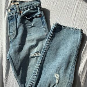 SOLD!!! Wedgie Straight Levi Jean